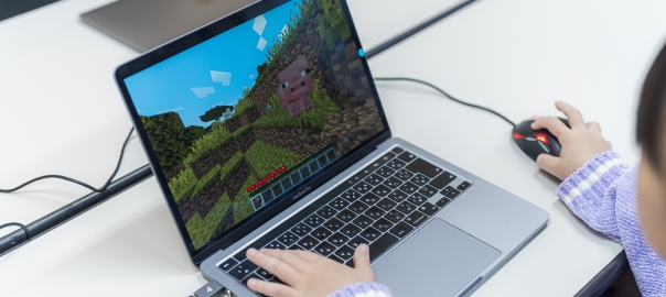 SUPPORT 専⾨スタッフが⼀⼈ひとりの個性に合わせてサポートします